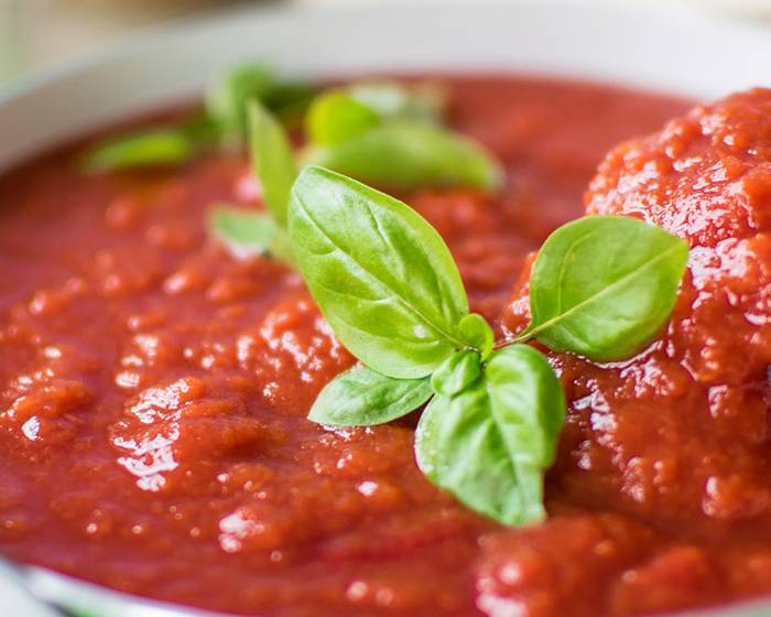 How to prepare the perfect sauce: the secrets of Italian chefs