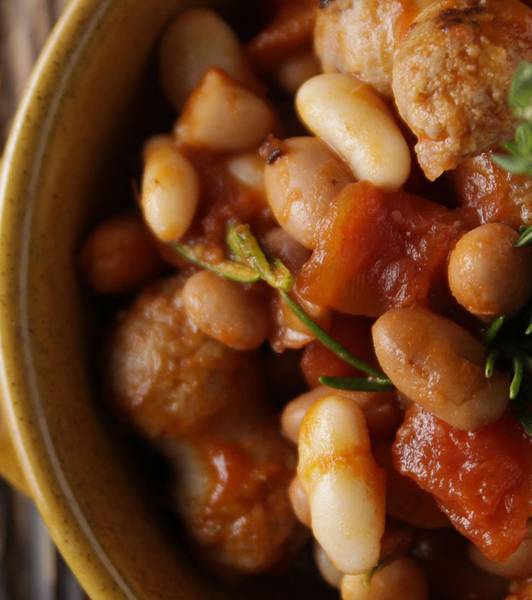 Stewed sausage and Borlotti beans