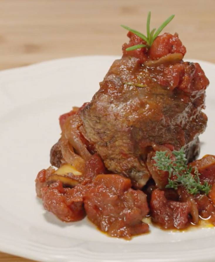 Braised beef ribs with tomato