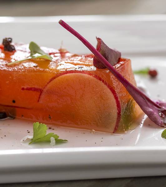 TOMATO GELATIN CUBES WITH CRISPY VEGETABLES