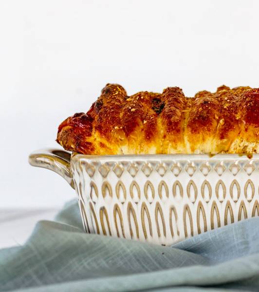 Caramelized Tomato and Mozzarella Pull-Apart Bread