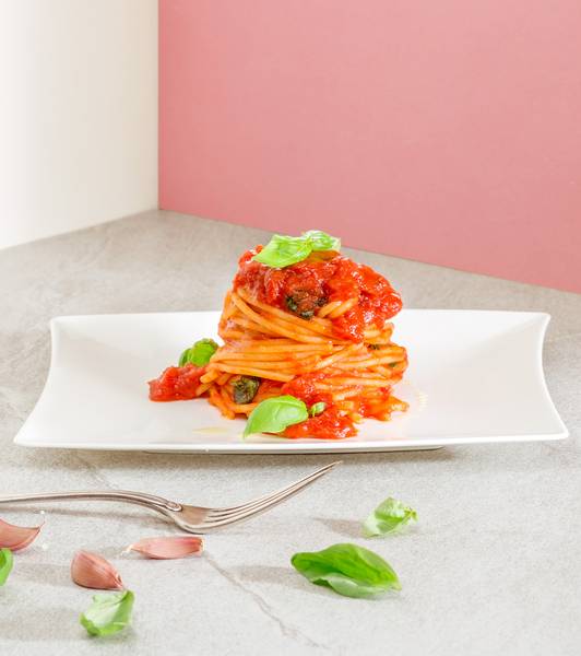 Spaghetti with tomato sauce