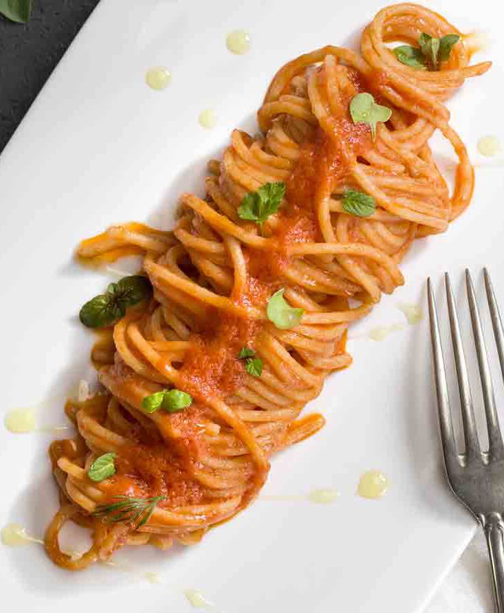SPAGHETTI IN TOMATO JUICE WITH EXTRA-VIRGIN OLIVE OIL