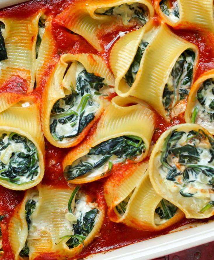 Stuffed shell pasta with spinach and cream cheese